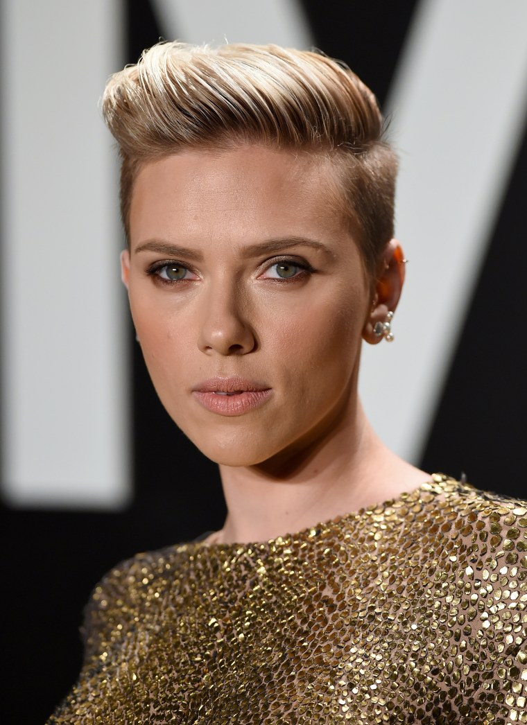 See Scarlett Johansson's hair color at 'Avengers: Infinity War' premiere