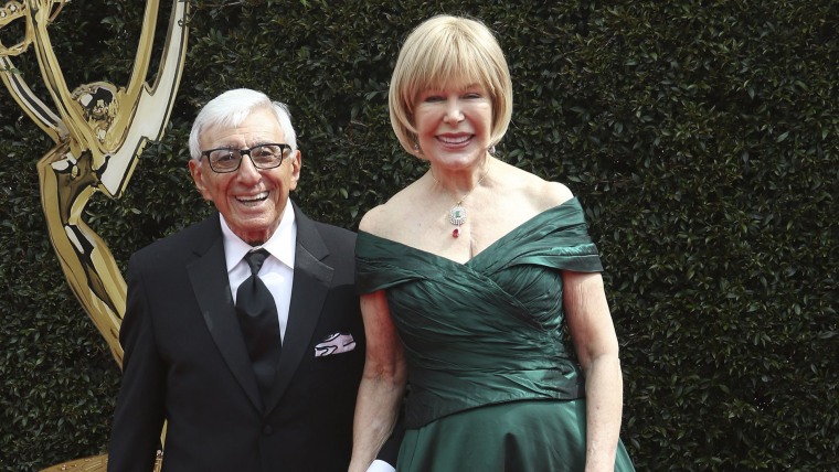 Image: Jamie Farr, Loretta Swit