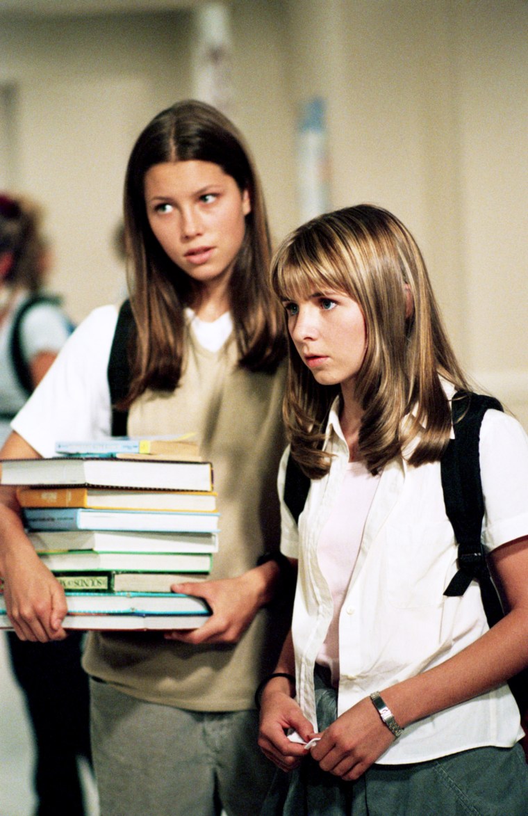 7TH HEAVEN, Jessica Biel, Beverley Mitchell, 1996-2007. (C) Spelling Prod./ Courtesy: Everett Collecti