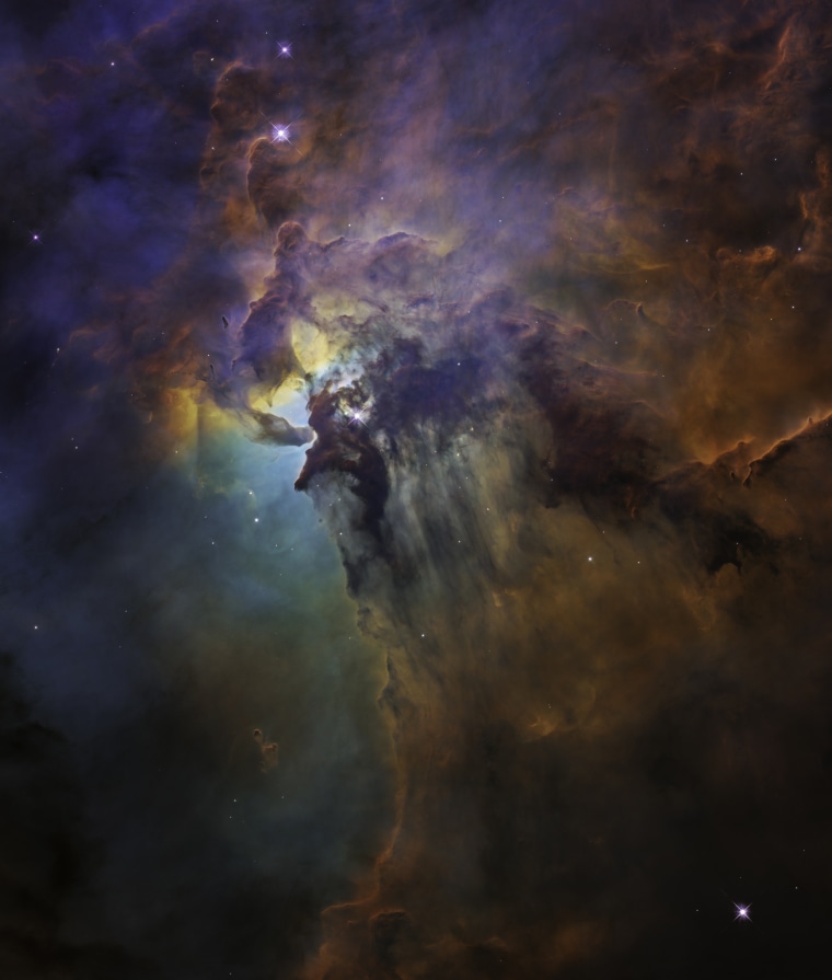 Hubble celebrates anniversary in style with stunning view of Lagoon Nebula