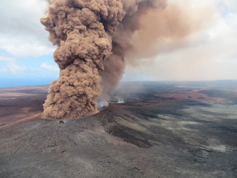 Image: A plume of ash rises from a crater in the Mount Kilauea volcano on May 4, 2018