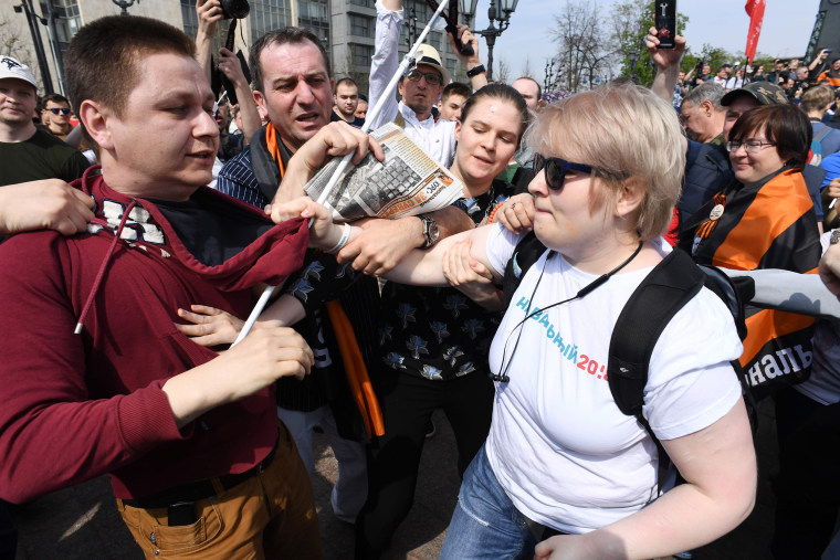 Image: Protesters clash in Moscow