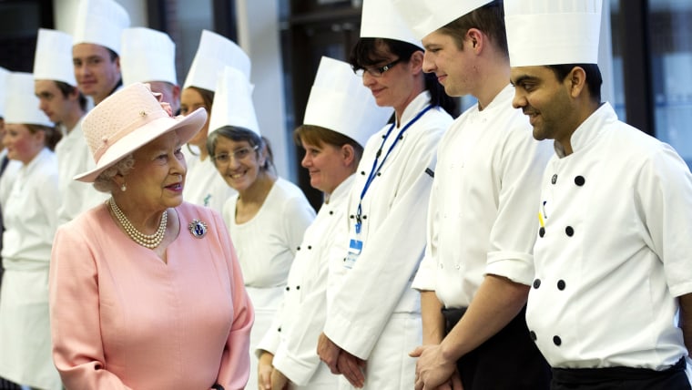 Queen Elizabeth has a team of royal chefs at each residence. 