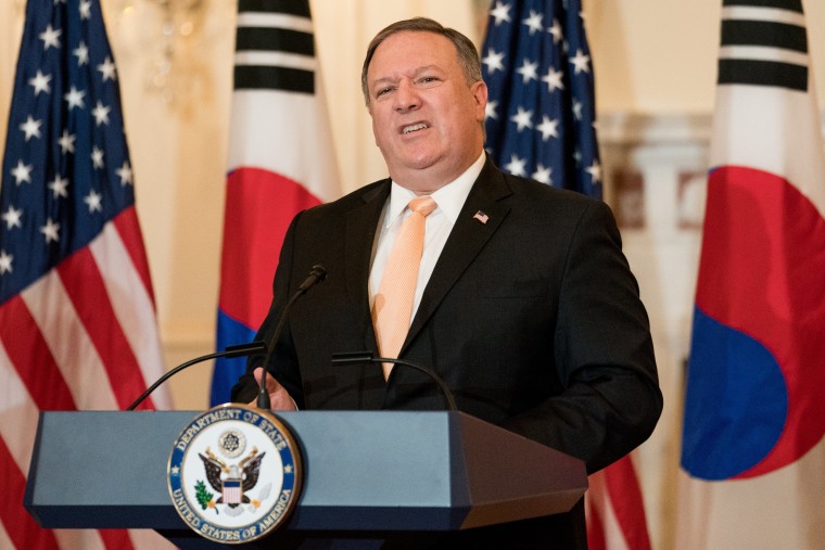 Image: US Secretary of State Mike Pompeo and South Korean Foreign Minister Kang Kyung-wha hold joint press conference