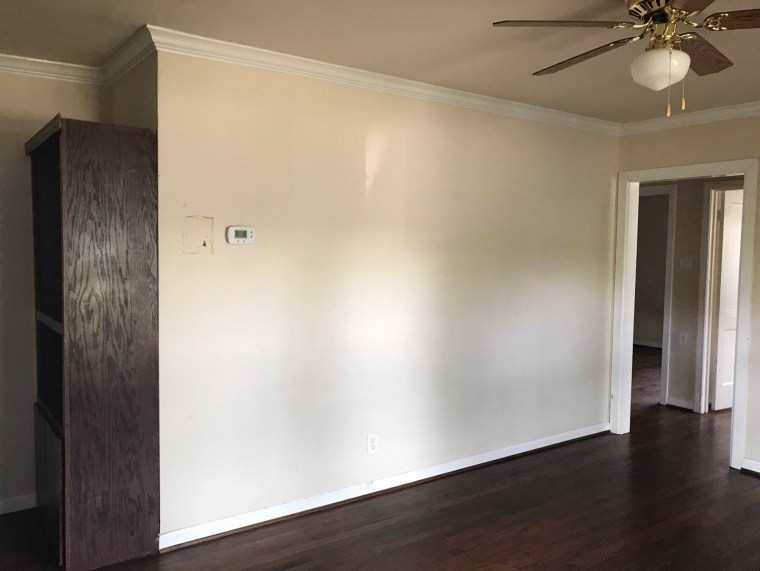 The kitchen before Jojo and Jordan took a sledge hammer to it.