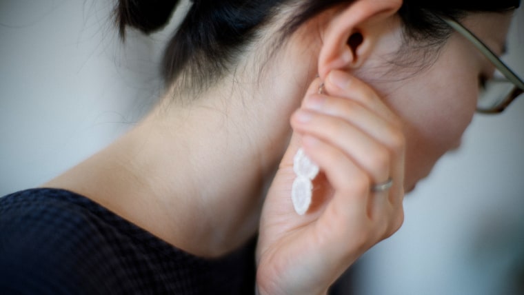 How do you tell if you actually have an earring hole infection? 