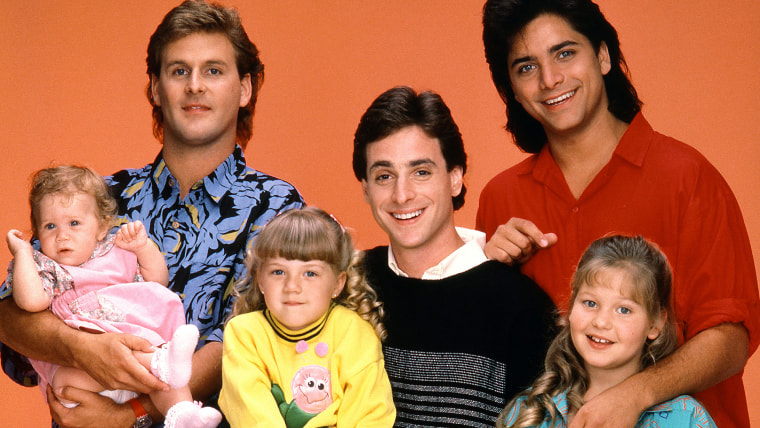 FULL HOUSE, Mary Kate Ashley Olsen, Dave Coulier, Jodie Sweetin, Bob Saget, John Stamos, Candace Cameron