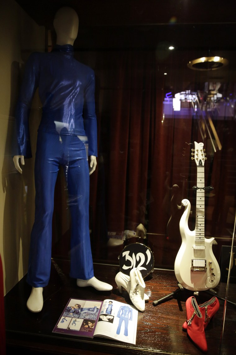 Image: Prince' music memorabelia auction
