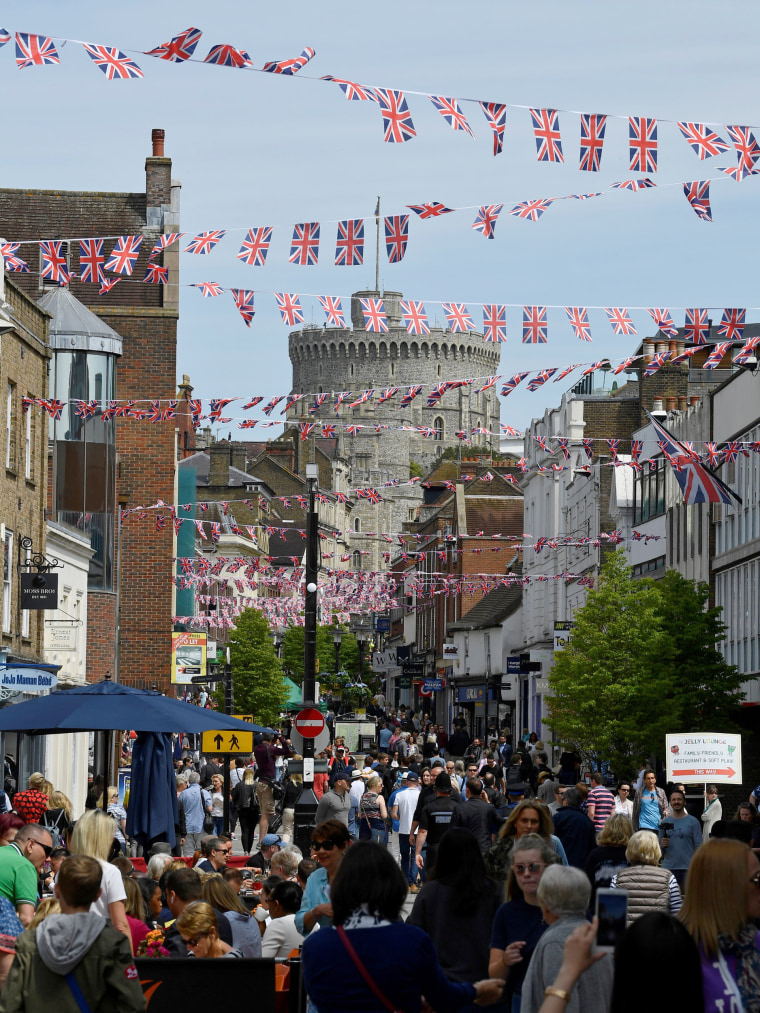 Image: Union Flag bunting adorns the street in front of Windsor Castle, ahead of the wedding between Britain?EUR(TM)s Prince Harry and Meghan Markle, in Windsor