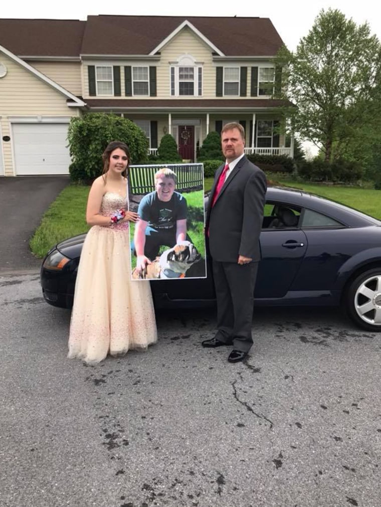 Suders said Carter would've "been grinning ear to ear" if he knew she went to the prom with his dad. 
