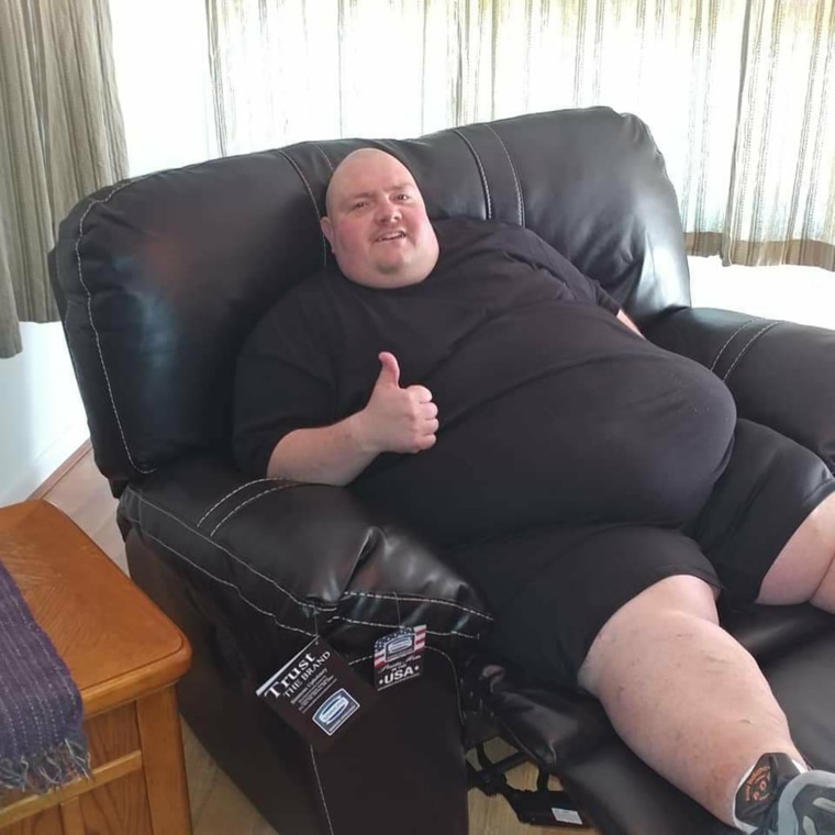 When he was 578 pounds, Mike Powers couldn't tie his own shoes or walk for long without getting winded.