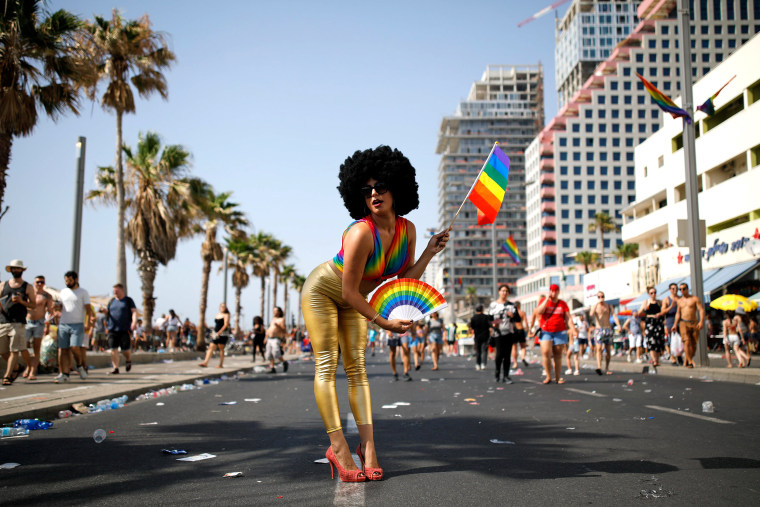 Image: Gay Pride parade in Tel Aviv