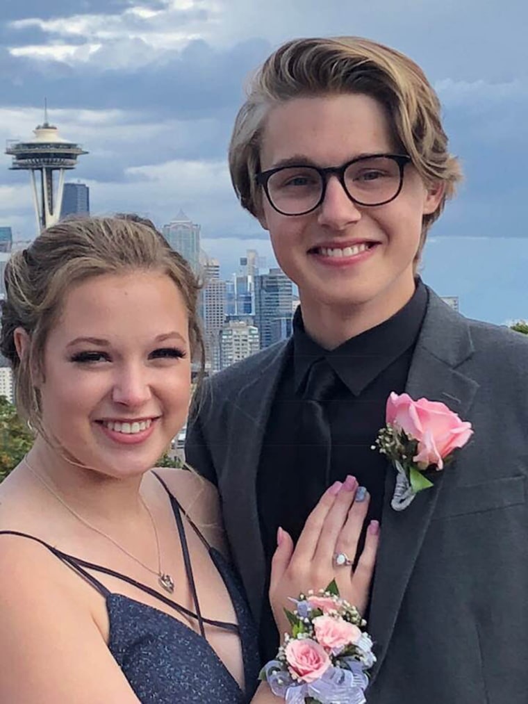 Simpson's daughter, Annika, and Bentley's son, Jake, had a running joke that they would go to prom as friends, just as their parents did. Luckily, their prom photos are not half as awkward as their parents', though.