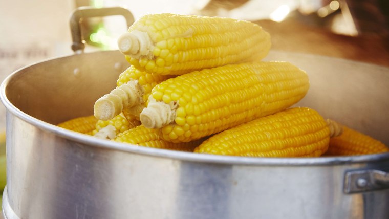 boiled corn on the cob
