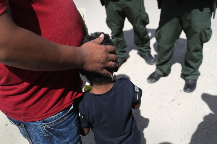 Image: Migrants Near US-Mexico Border