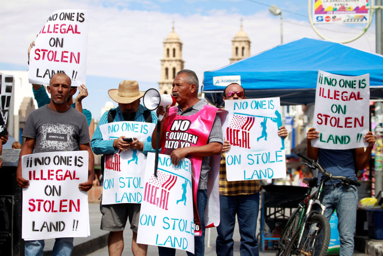 Image: Demonstrators take part in a protest against U.S. President Donald Trump administration's immigration policies in Ciudad Juarez