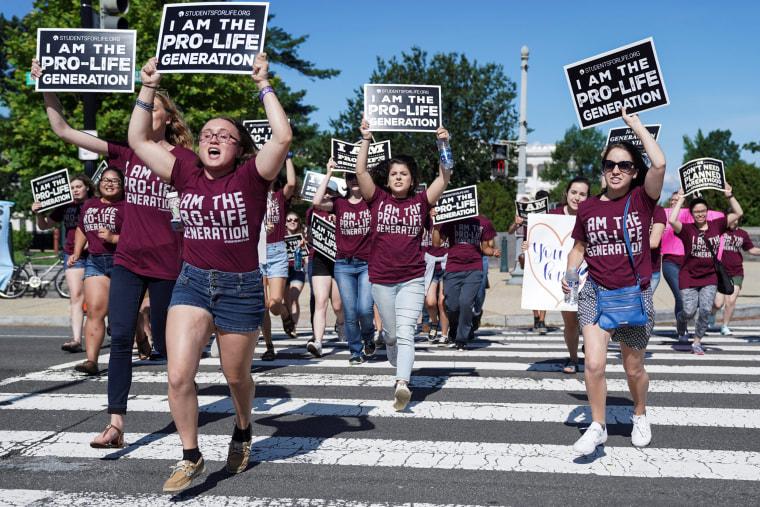 Image: Anti-abortion protesters rally outside the U.S. Supreme Court