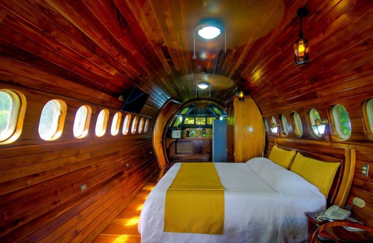 costa-verde-hotel-in-costa-rica-has-an-airplane-vacation-house