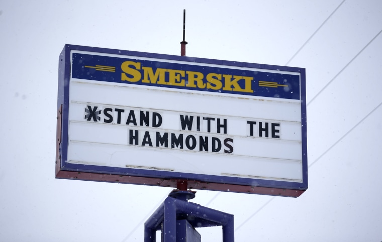 Image: A sign shows support for the Hammonds on Jan. 5, 2016, in Burns, Oregon