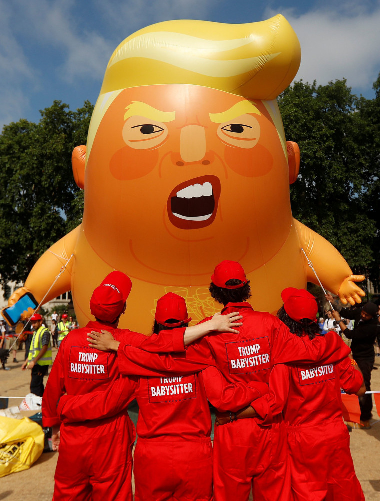 Image: Trump blimp