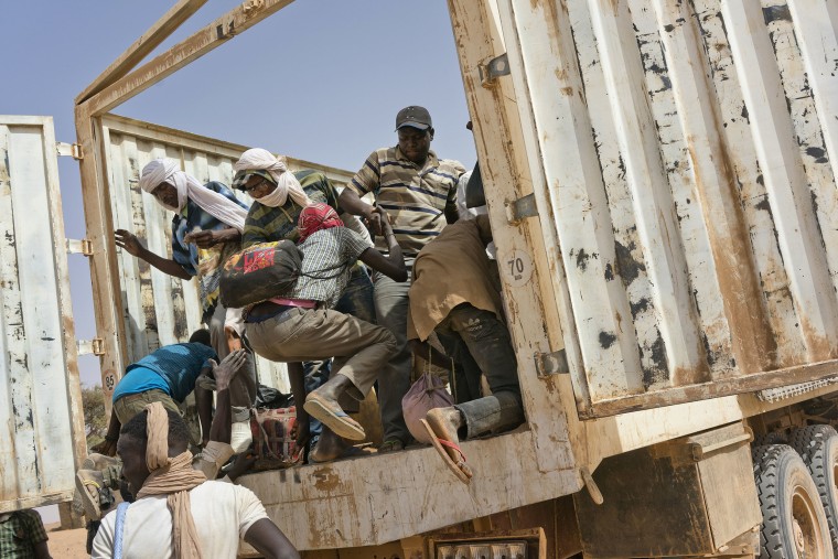 Image: Migrants in Algeria