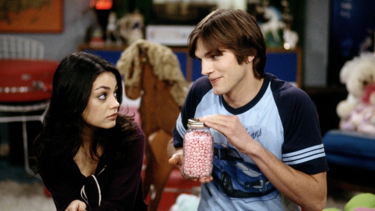 Image: MILA KUNIS &amp; ASHTON KUTCHER THAT '70S SHOW (1998)