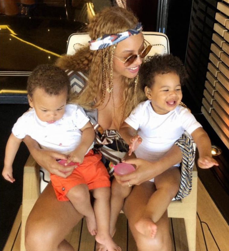 Beyonce shares rare photo of the twins