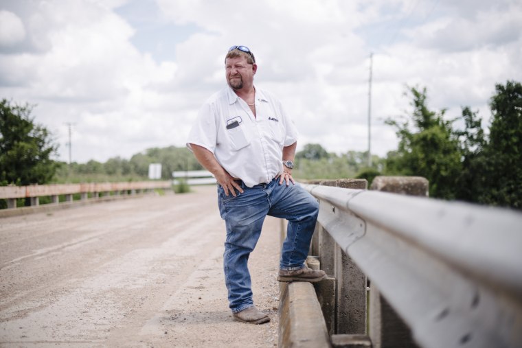 Image: Dale Lewis, assistant manager of the Washington County road department