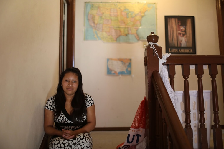 Image: Guatemalan Immigrant Mother In Texas Waits To Be Reunited With Her Child
