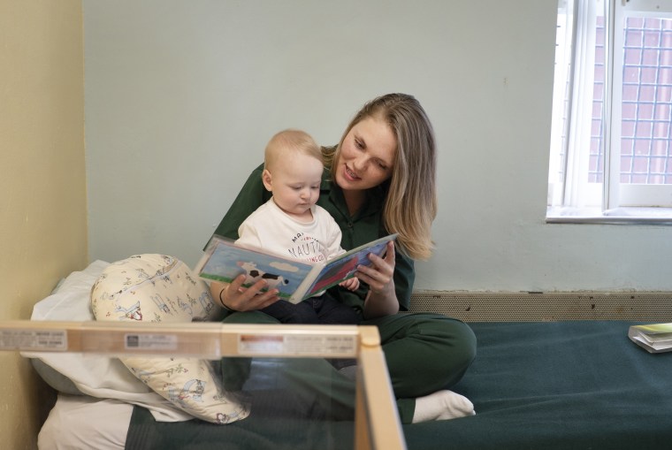 Image: Lindsay Landon reads to her 10-month-old son Gabriel at Bedford Hills Correctional Facility