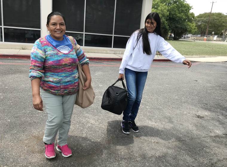 Image: Christhel Nohelia Barahona Sanchez, 15, and her mother Sandra Elizabeth Sanchez