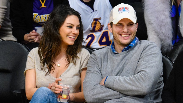 Image: Image: Celebrities At The Los Angeles Lakers Game