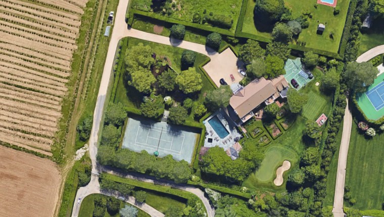 Image: A satellite view of Paul Manafort's home in Bridgehampton, N.Y.