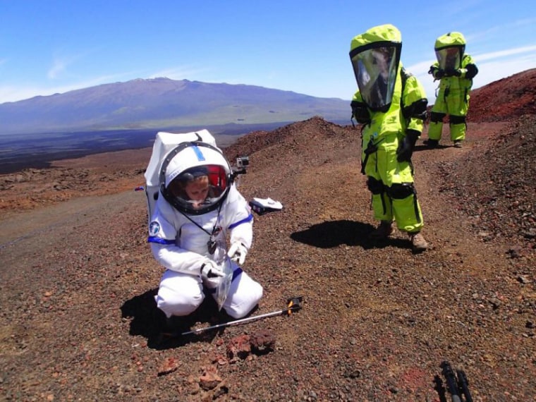 The HI-SEAS site has Mars-like geology which allows crews to perform high-fidelity geological field work and add to the realism of the mission simulation.