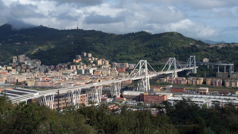 Image: The bridge before it collapsed