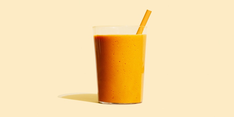 Bone broth smoothie is a trendy source of protein