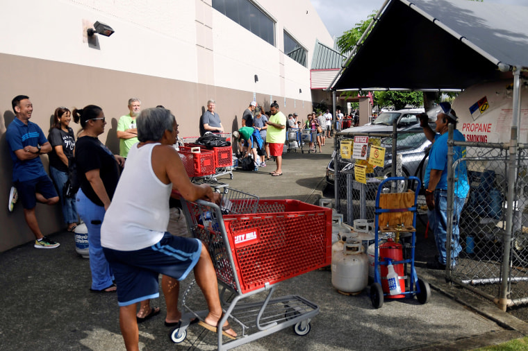 Image: Hurricane preparations in Honolulu