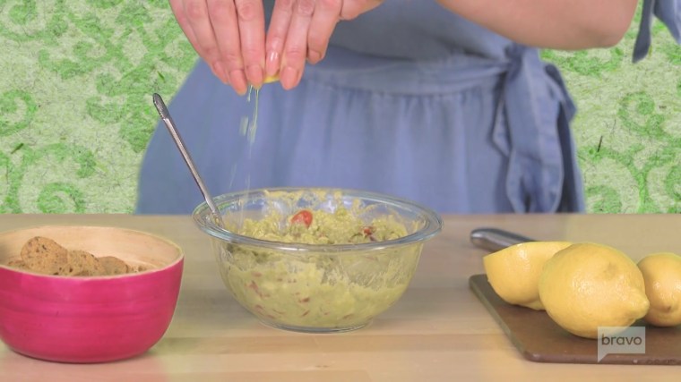 Lemon hacks guacamole