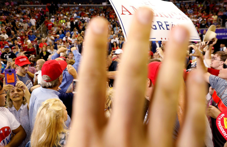 Image: Trump holds a rally in Indiana