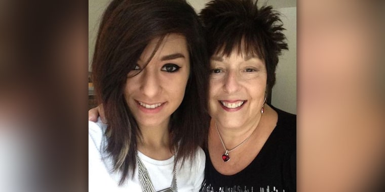 Voice Contestant Christina Grimmies Mother Dies From Cancer