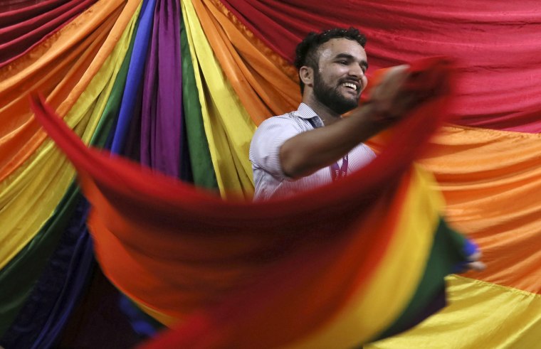 Image: Indian Supreme Court legalizes gay sex in landmark ruling