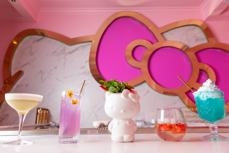 Hello Kitty cafe