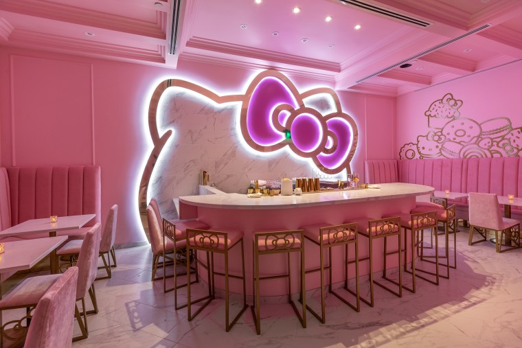 Hello Kitty cafe