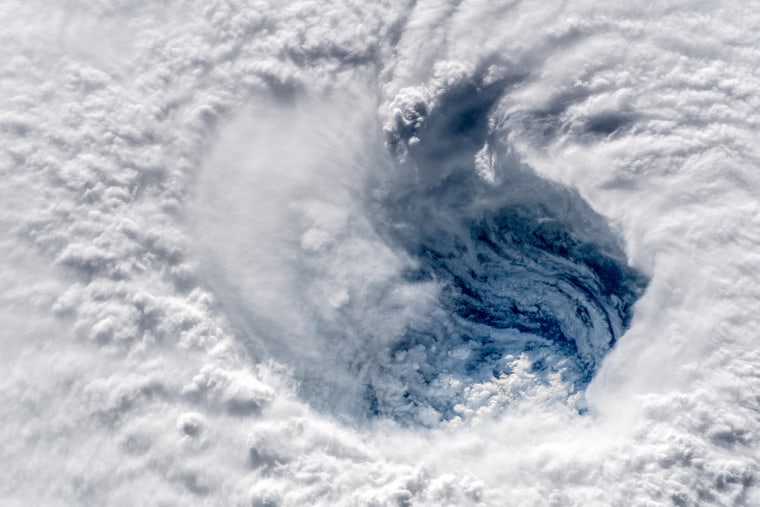 Image: The eye of Hurricane Florence over the Atlantic