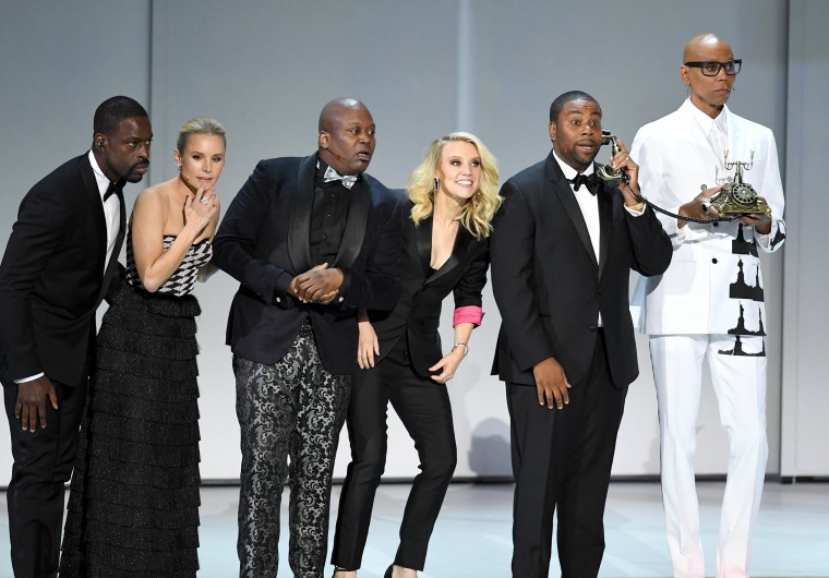 Image: Sterling K. Brown, Kristen Bell, Tituss Burgess, Kate McKinnon, Kenan Thompson, and RuPaul