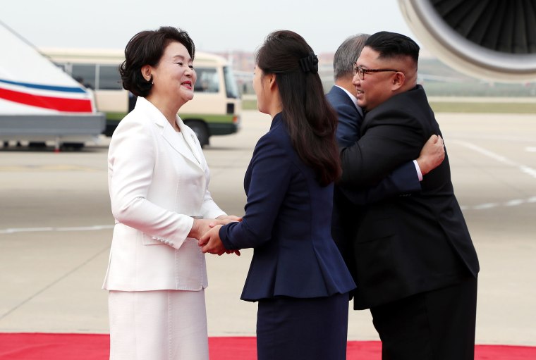 Image: North Korean leader Kim Jong Un and his wife Ri Sol Ju greet South Korean President Moon Jae-in and First Lady Kim Jung-sook