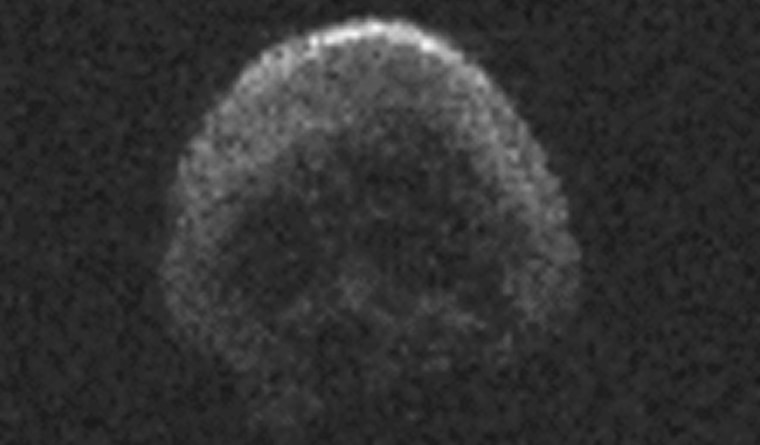 Asteroid 2015 TB145, a dead comet, bears an eerie resemblance to a skull.