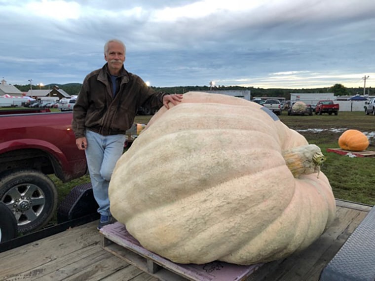 The winner was a pumpkin weighing a U.S. record 2,528 pounds, grown by Steve Geddes, of Boscawen, New Hampshire.