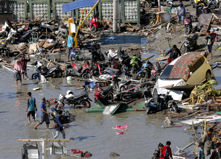 Image: Damage outside a shopping mall in Palu, Indonesia.