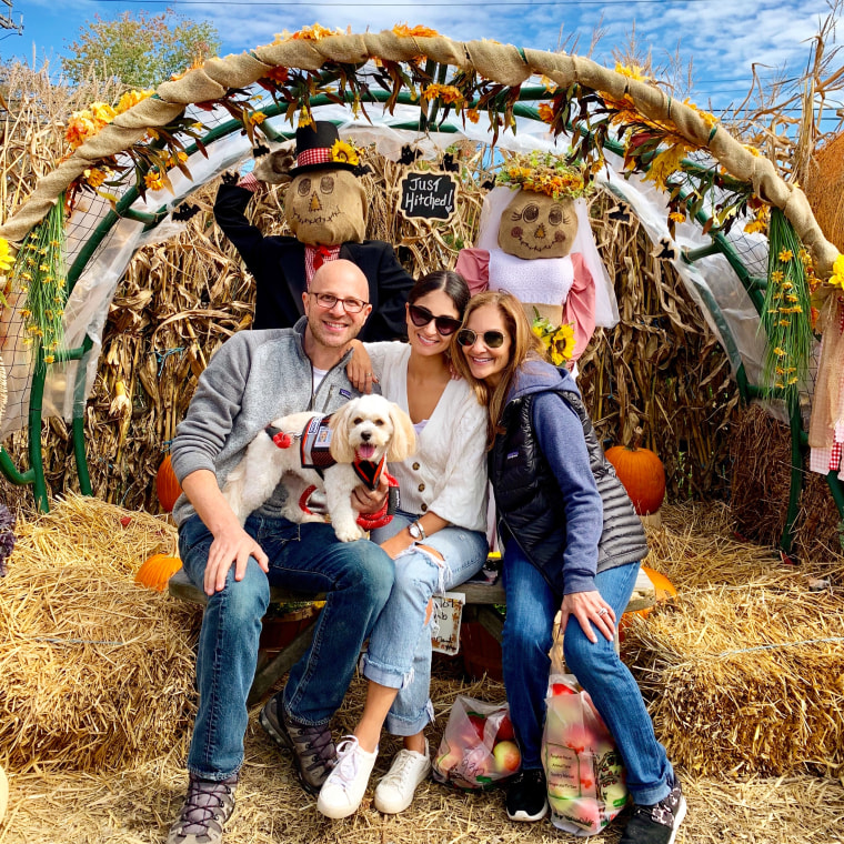 It's not really fall until you take a trip to the apple orchard with the family ... and, of course, furry friends should tag along, too!